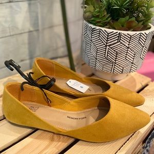 Time & Tru Yellow Flats (size 6)